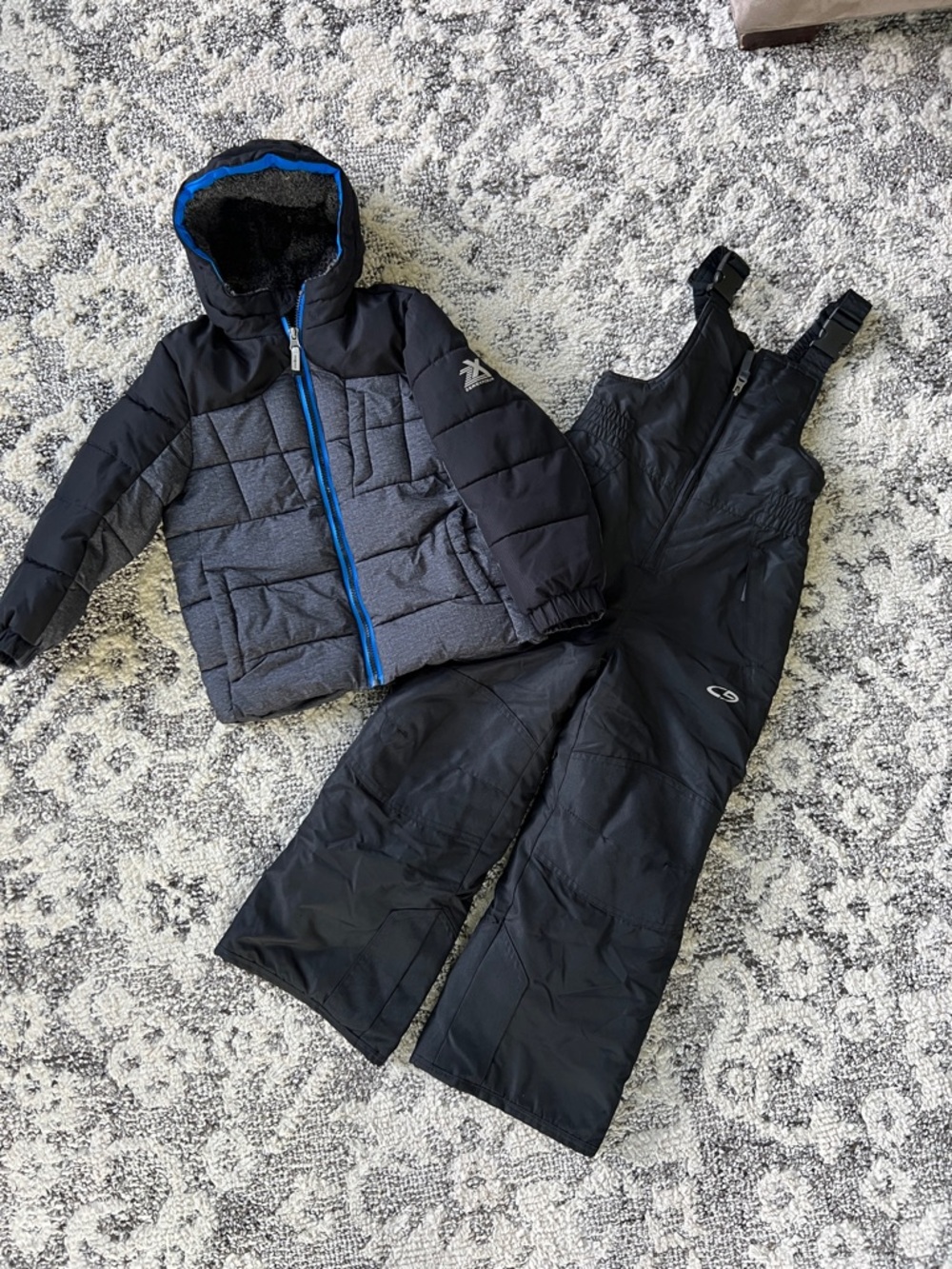 Zeroxposur 4/5 Boys Puffer Jacket with Blue Trim and champion Black Snow Bibs